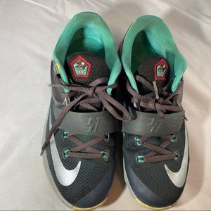 Kevin Durant 7 tennis shoe